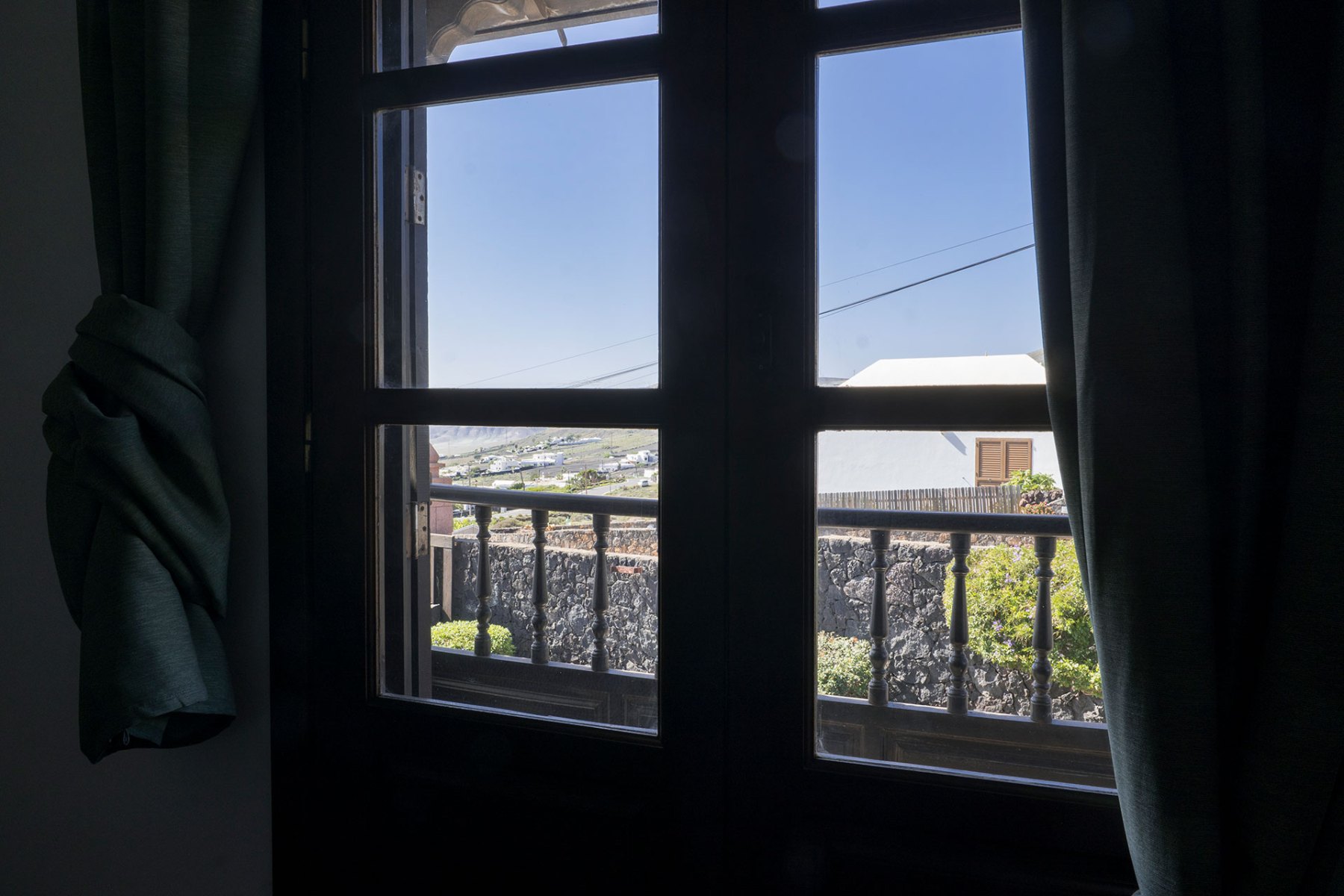 A04-07-Letto01-finestra-P1023653-Las-Casitas-Rusticas-Lanzarote A04-07-Letto01-finestra-P1023653-Las-Casitas-Rusticas-Lanzarote